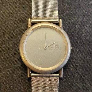 Collectible vintage Skagen 4LSS watch, needs batt/cleaning, 34 mm, Milanese band